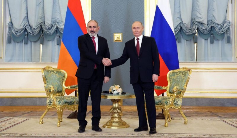 Moskvada Putinlə Paşinyan arasında görüş başlayıb