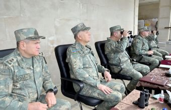 Müdafiə Nazirliyinin rəhbər heyəti taktiki təlimin gedişatını yoxlayıb -