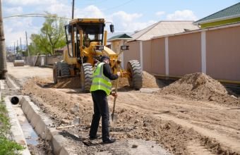 Naxçıvanda 95,6 km-lik avtomobil yolunu əhatə edən əsaslı təmir işləri davam etdirilir -