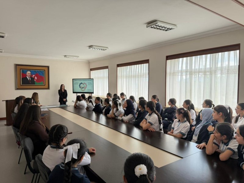 Naxçıvanda Beynəlxalq İKT-də Qızlar Günü qeyd edilib -