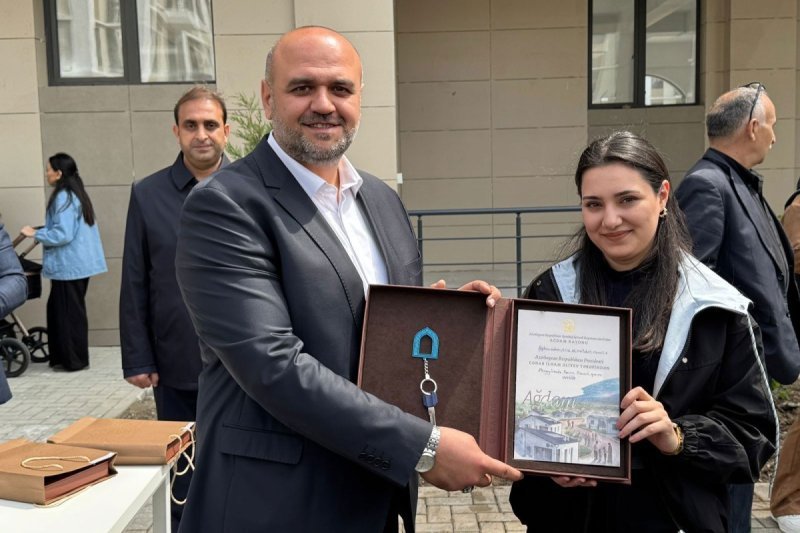 Növbəti köç karvanı Ağdam şəhərinə çatıb, mənzillərin açarları təqdim olunub -