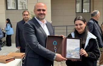 Növbəti köç karvanı Ağdam şəhərinə çatıb, mənzillərin açarları təqdim olunub -