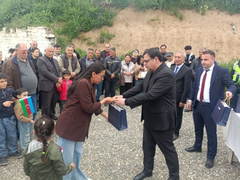 Növbəti köç karvanı Xocavənd kəndinə çatıb, açarlar təqdim edilib -