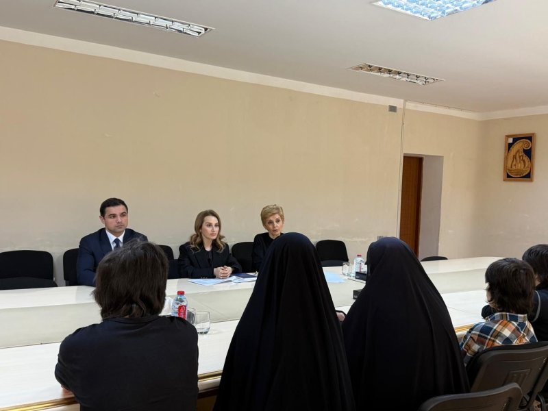 Ombudsman Suriyadan gətirilən Azərbaycan vətəndaşları ilə görüşüb