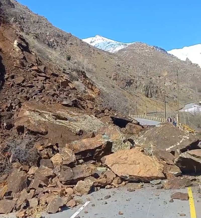 Ordubad rayonunda qaya uçqunu olub