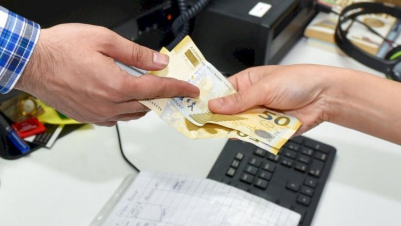 Ötən ay neçə nəfər aylıq sosial müavinət və təqaüd alıb?