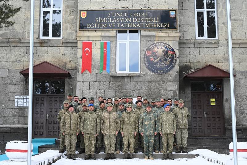 Qarsda Türkiyə və Azərbaycan hərbçilərinin birgə təlimi keçirilib