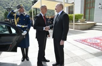 Çexiyanın Baş naziri Andrey Babişin rəsmi qarşılanma mərasimi olub -