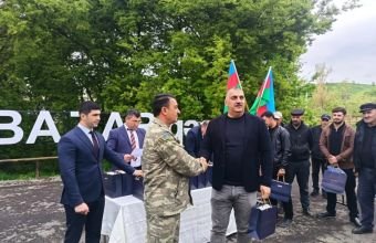 Qırmızı Bazar qəsəbəsinə çatan növbəti 16 ailəyə mənzillərin açarları təqdim olunub -