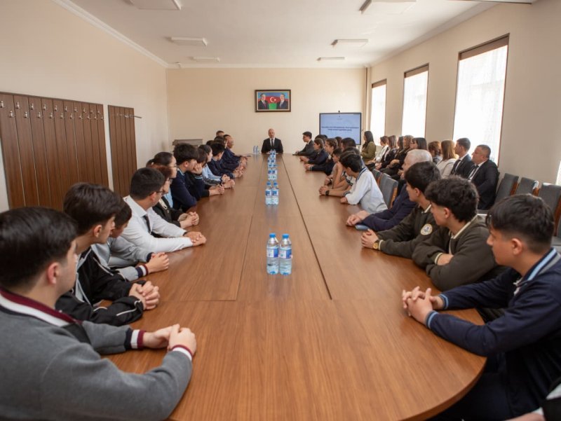 Respublika Fənn Olimpiadalarının final mərhələsinə vəsiqə qazanan şagirdlərlə görüş keçirilib -