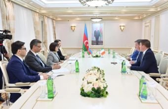 Sahibə Qafarova və Toni MakKormak Azərbaycan-Ermənistan sülh prosesini müzakirə ediblər