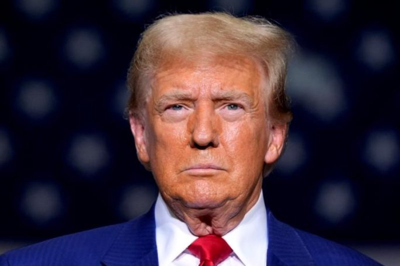 Tramp İrana qarşı nüvə silahından istifadədən və Hörmüz boğazından danışıb