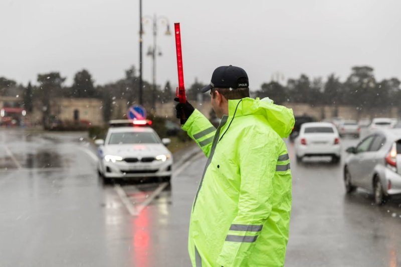 Yol polisindən əlverişsiz hava ilə bağlı xəbərdarlıq