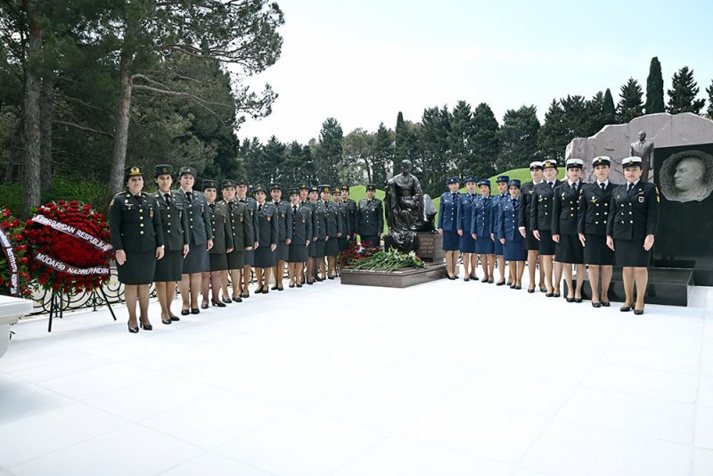 Zərifə xanım Əliyevanın anadan olmasının 103-cü ildönümü qeyd olunub -