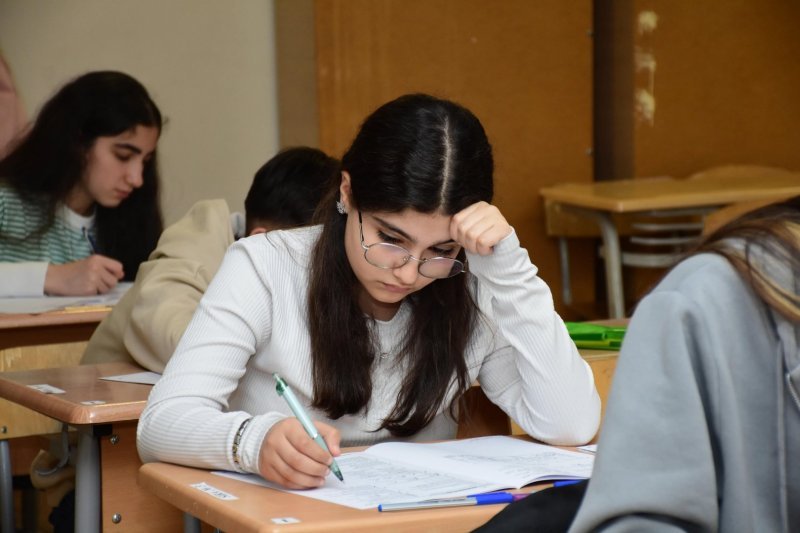8 nəfər yüksək nəticə göstərib, 6 nəfər imtahandan xaric edilib