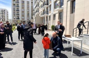 Ağdam şəhərində daha 41 ailəyə mənzillərin açarları təqdim olunub