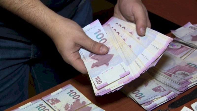 Azərbaycanda ən çox maaşı hansı sahədə işləyənlər alırlar?