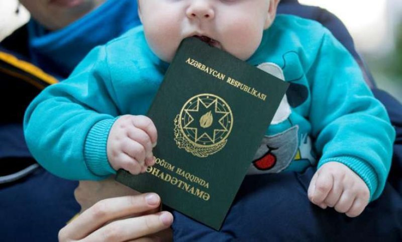Bir ildə neçə uşağa doğum şəhadətnaməsi verilib?