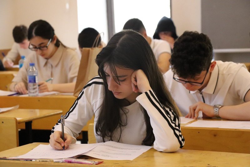 Buraxılış imtahanında 8 nəfər maksimum nəticə göstərib
