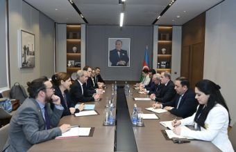 Ceyhun Bayramov Olaf Skuqun rəhbərlik etdiyi nümayəndə heyətini qəbul edib