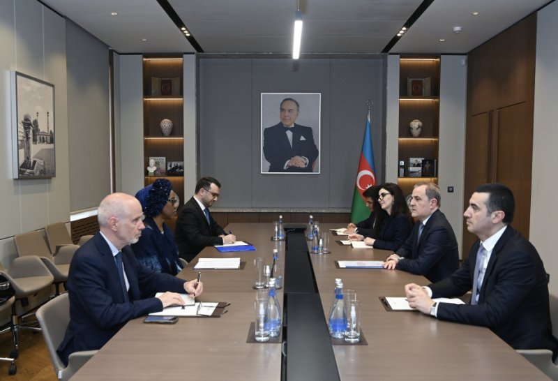 Ceyhun Bayramov Uqoçi Daniels ilə görüşüb