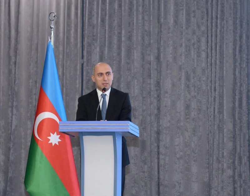 Emin Əmrullayev: Təhsil yalnız bilik vermək deyil, həm də yetişən nəslin dünyagörüşünü formalaşdırmaqdır