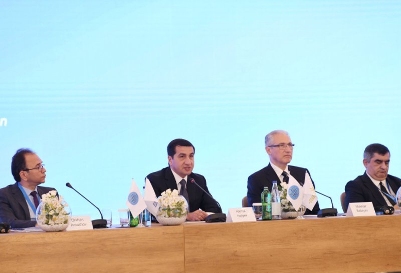 Hikmət Hacıyev: Ermənistanla dialoq prosesi Azərbaycanın xoş niyyətini nümayiş etdirir
