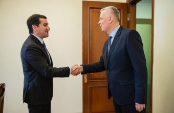 Hikmət Hacıyev Tomaş Simonyakla görüşüb