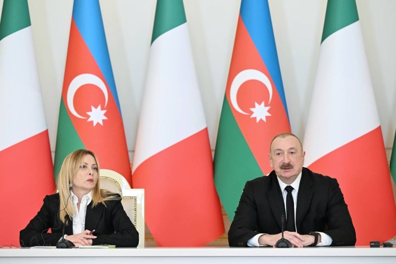 İlham Əliyev: Hərbi-texniki əməkdaşlıq ümidvericidir