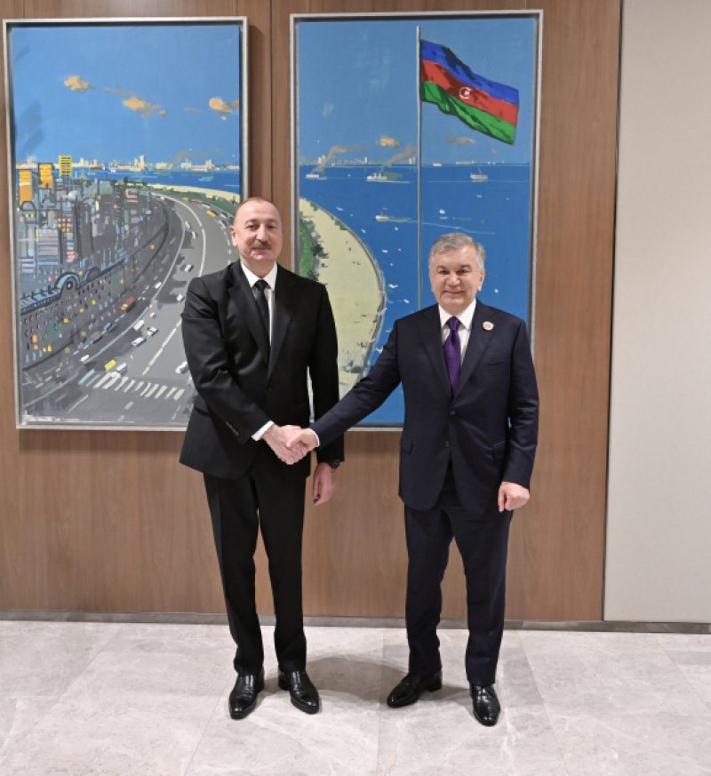 İlham Əliyev Şavkat Mirziyoyevlə görüşüb -
