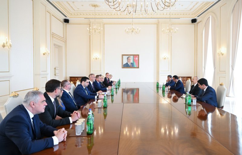 İlham Əliyev Slovakiya Milli Şurası sədrinin başçılıq etdiyi nümayəndə heyətini qəbul edib -
