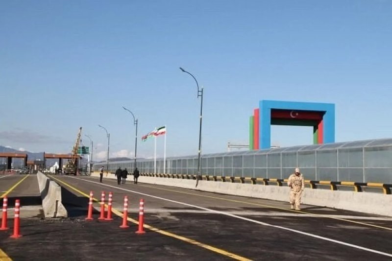 İran Azərbaycanla sərhəddə avtomobil idxalı üçün yeni marşrut istifadəyə verib