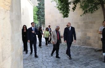 Mavriki Respublikasının Prezidenti İçərişəhərlə tanış olub -