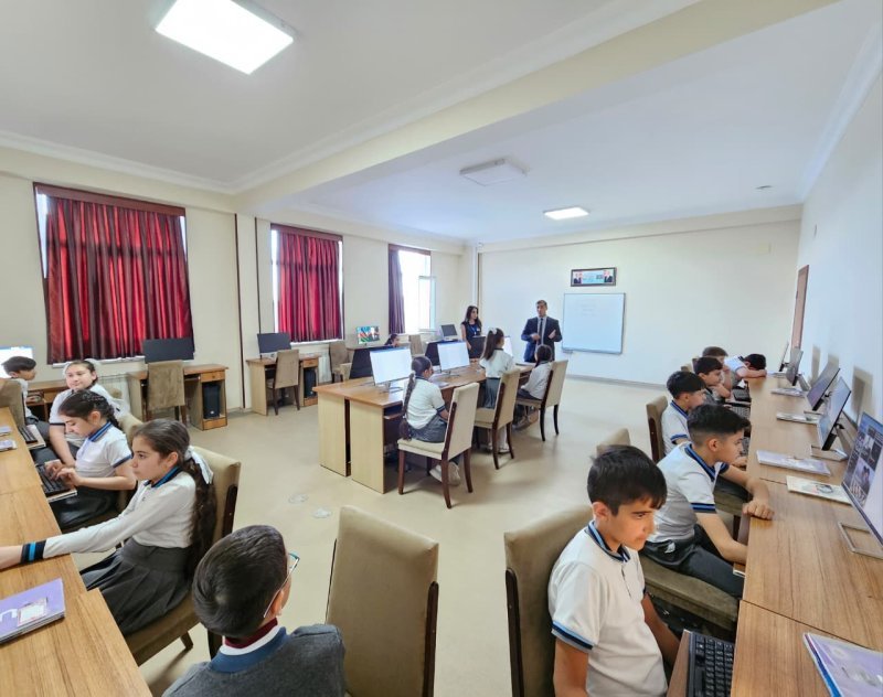 Məktəblərdə rəqəmsal təhlükəsizliklə bağlı seminar-dərslər təşkil edilib