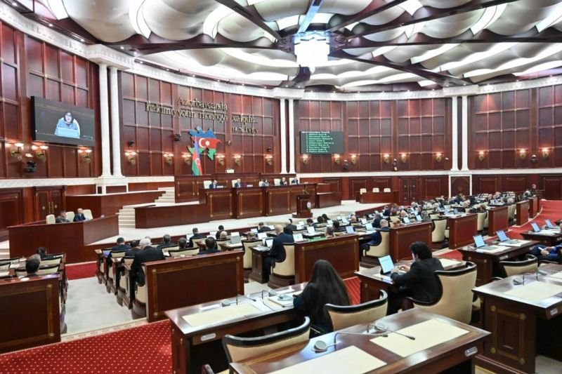Milli Məclisin yaz sessiyası üzrə sonuncu plenar iclası başlayıb