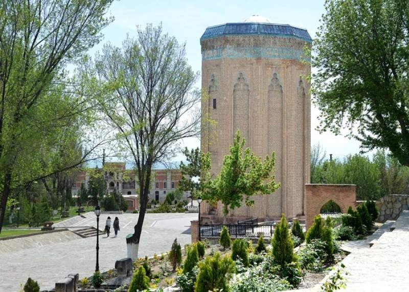 Möminə Xatun türbəsinin ətrafında “Yeləni” kəlağayı kolleksiyası təqdim olunacaq