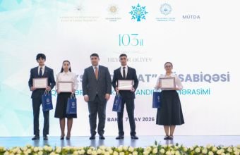 Naxçıvan məktəbliləri mükafatlandırılıb -