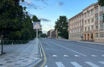 Naxçıvanda yol nişanları yenilənir