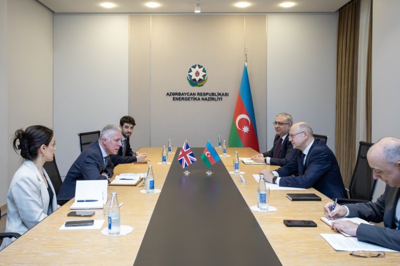 Pərviz Şahbazov Fergus Auldu qəbul edib