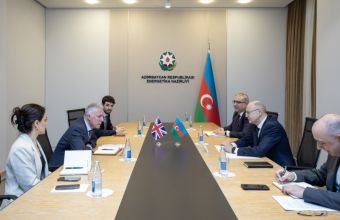 Pərviz Şahbazov Fergus Auldu qəbul edib