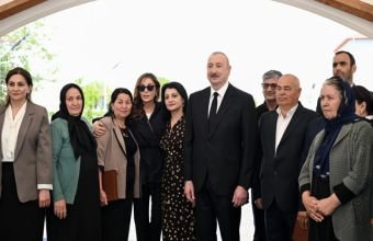 Prezident və birinci xanım Cəbrayıl rayonunun Şükürbəyli kəndinə köçən sakinlərlə görüşüblər