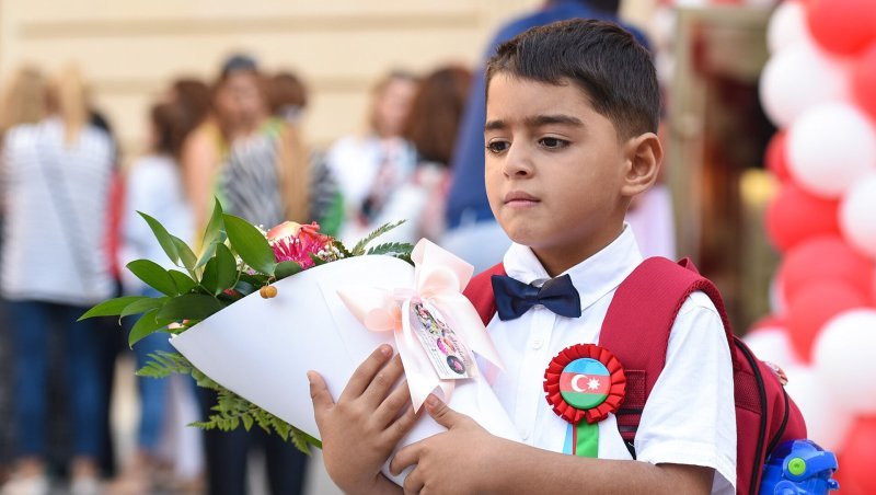 Sabah uşaqların I sinfə qəbulu başlayır
