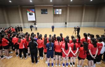 Şahin Bağırov Naxçıvanda yeniyetmə voleybolçularla görüşüb -
