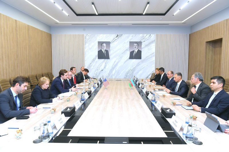 ABŞ şirkətlərinin Orta və Zəngəzur dəhlizlərində iştirakı müzakirə olunub
