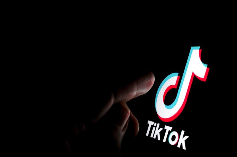 Azərbaycan məktəblərində TikTok-a çıxış bloklanıb