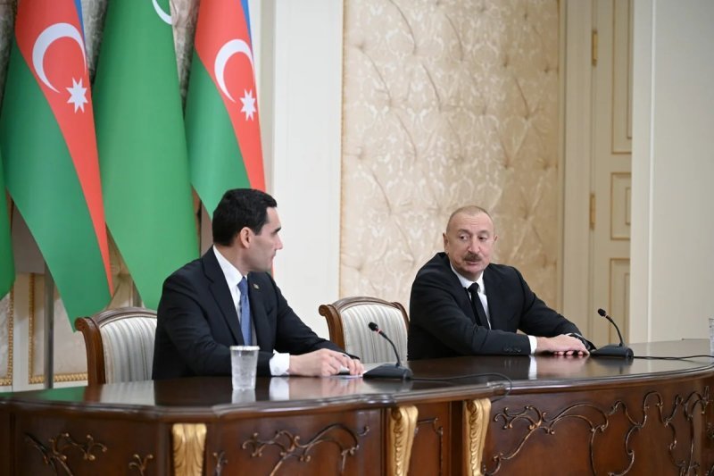 Azərbaycan və Türkmənistan prezidentləri mətbuata bəyanatlarla çıxış ediblər -