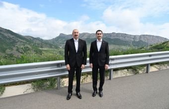 Azərbaycan və Türkmənistan prezidentləri Şuşanın Daşaltı kəndinin fonunda şəkil çəkdiriblər -