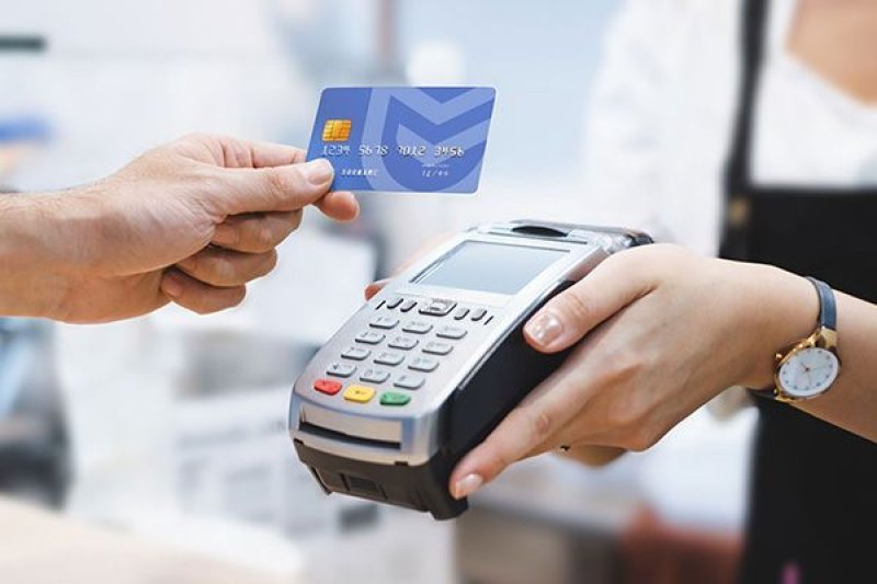 Azərbaycanda nağdsız ödənişlər 14 % artıb