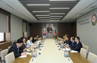 Ceyhun Bayramov Çonq Eui-haenin rəhbərlik etdiyi nümayəndə heyətini qəbul edib