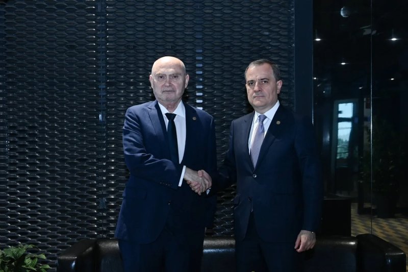 Ceyhun Bayramov Feridun Sinirlioğlu ilə görüşüb